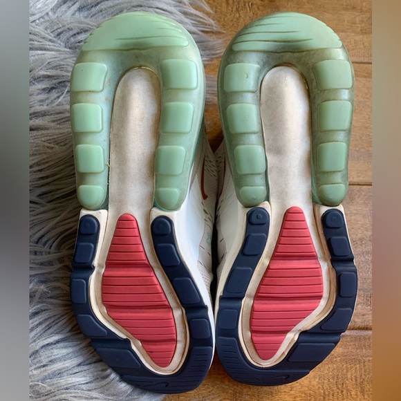 NIKE AIR MAX 270!! - Picture 5 of 8